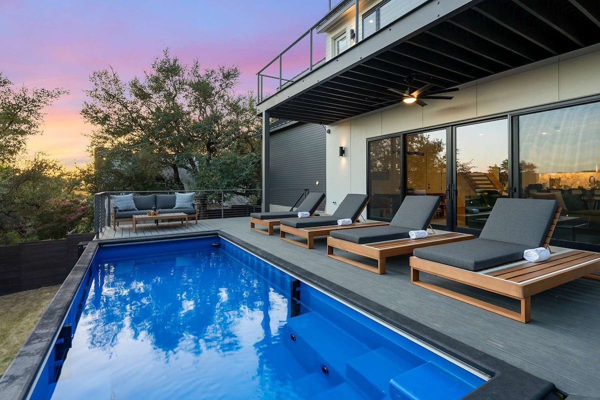 austin sundown social pool